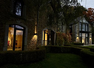 Luxuriöse Familienresidenz mit privatem Hallenbad - 37