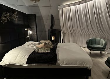 Romantische glamping Dome met privé hottub - 12