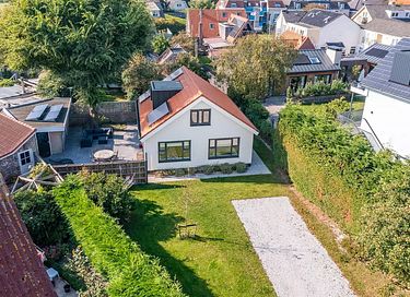 Familieverblijf met ruime tuin en terras
