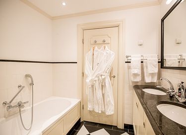 Passer la nuit dans une chambre de château majestueuse - 8