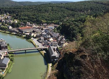 Slapen in een prachtig chateau aan een rivier - 29