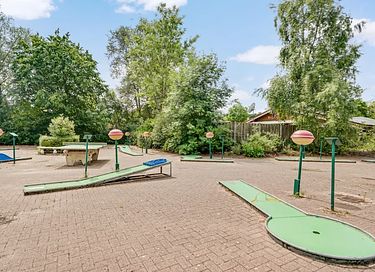 Bungalow with garden and playground - 34