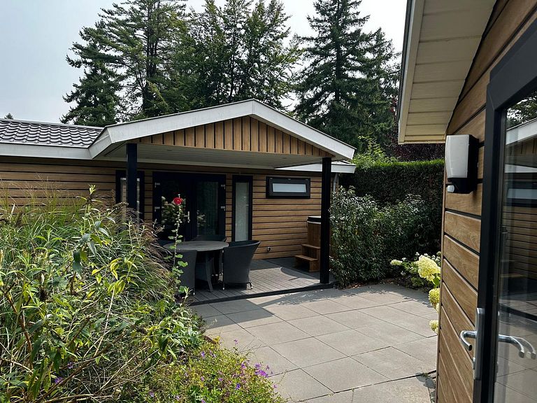 Leuke lodge met privé hottub in de natuur - 1
