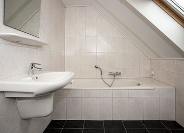 Vrijstaande woning aan het water in Limburg - 9