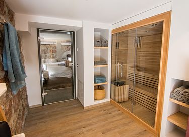 Luxe wellness suite in romantische toren - 17