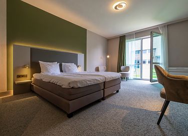 Romantic suite next to a golf course - 6