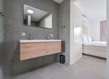 Luxuriöse Villa mit Whirlpool, Sauna und Steg - 15