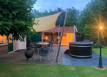 Characteristic holiday home (5p) with wellness - 31