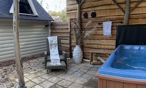 Luxury forest cabin with private jacuzzi - 5