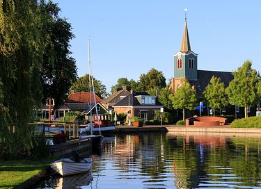 Houseboat op het water met mooi uitzicht  - 27