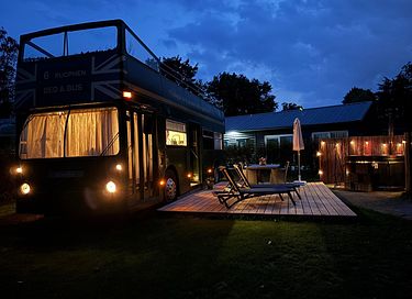 Passer la nuit dans un bus à impériale avec bain à remous - 9