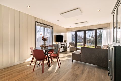 Modern house with bath close to the sea - 5