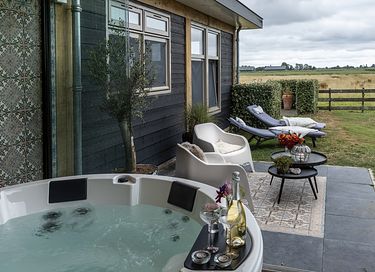 Enjoying peace and quiet & private wellness together - 27