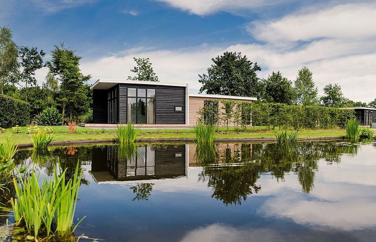 Pavillon pour 4 personnes au bord d'un étang avec jacuzzi - 1