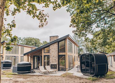 Logement de vacances à l'orée de la forêt avec espace bien-être - 63