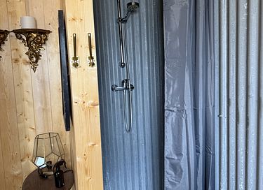Overnachten met hottub tussen de alpaca's - 13