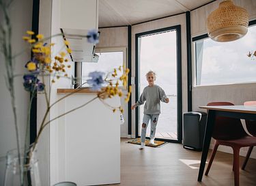 Zelfvoorzienend huisje met sloep - 8