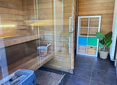 Ruime villa met zwembad, sauna en grote tuin - 20