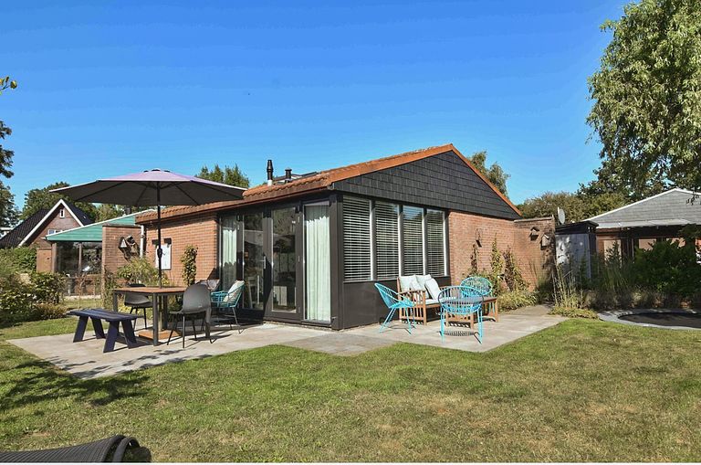 Bungalow met omheinde tuin dichtbij zee - 1