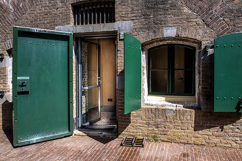Autentisk ophold i kasernen med køjesenge - 4