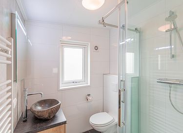 Pavillon pour 4 personnes au bord d'un lac récréatif - 12