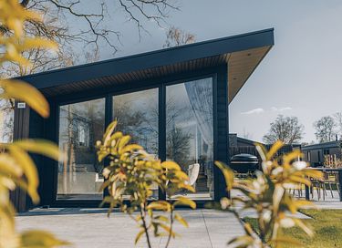 Chalet dans les bois avec bain à remous