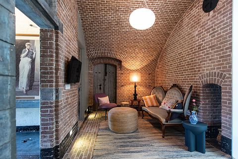 Luxury 5-person suite in a former fort - 5