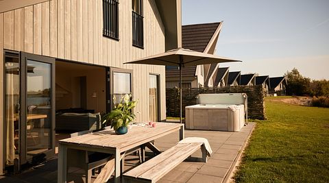 Villa aan het water met jacuzzi - 5