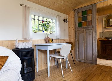 tiny house dans le style d'une roulotte - 18