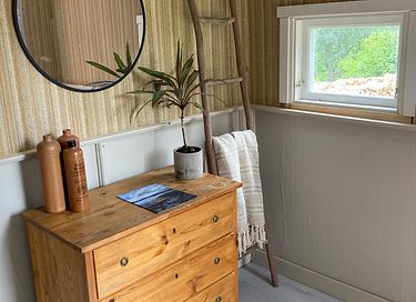 Off-grid hunting lodge in Sweden - 11