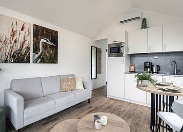 Tiny House op waterrijk park - 5