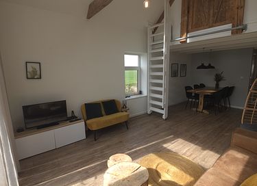 Ehemaliges Kutschenhaus mit Blick auf Wiesen - 8