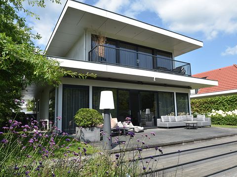10-person vacation villa with wellness - 3