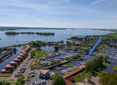 Houseboat op het water met mooi uitzicht  - 4