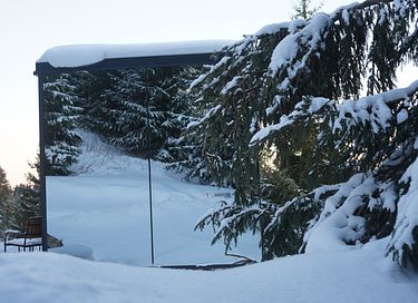Breathtaking mirror house in Norway - 34