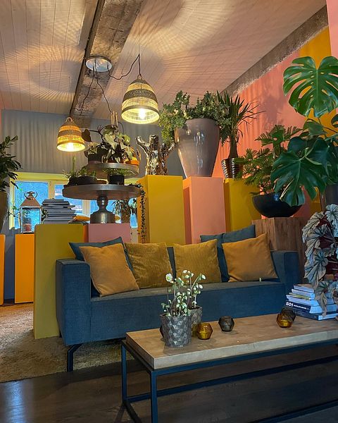 Ferienhaus mit vielen Pflanzen und Whirlpool - 5