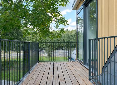 Spend the night overlooking the woods - 28