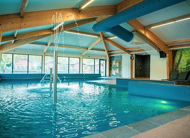 Bungalow met recreatievijver en zwembad - 23