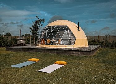Luxuriöses Glamping mit privatem Whirlpool
