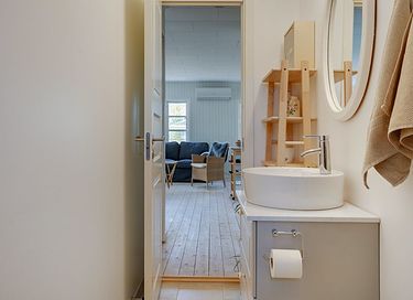 Kleurrijk vakantiehuis in een prachtig gebied - 19