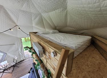 Glamping tent with bathroom and kitchen near forest - 12