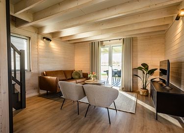 Detached vacation home with veranda - 2