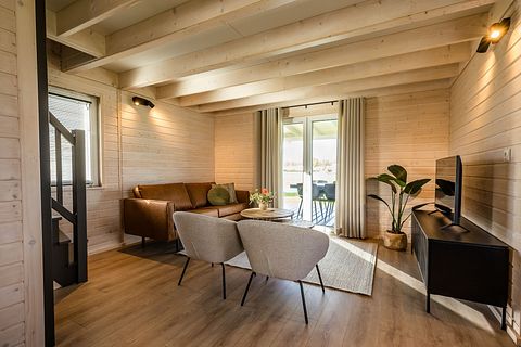 Detached vacation home with veranda - 2