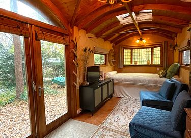 Beautiful gipsy wagon for 2 people - 13
