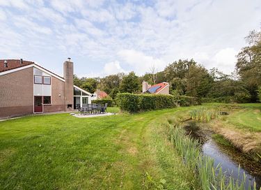 Moderner Bungalow mit gemütlichem Außenkamin - 39