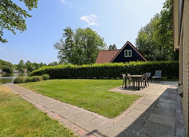 Ruime vakantiewoning aan viswater in Drenthe - 18