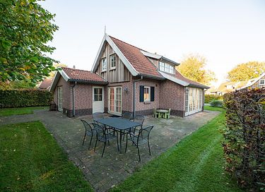 Vakantiehuis met trampoline en royale tuin - 26