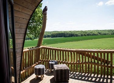 Cabane dans les arbes avec vue sur les collines - 3