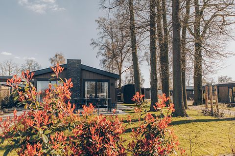 Stylish stay with private sauna and hot tub - 3