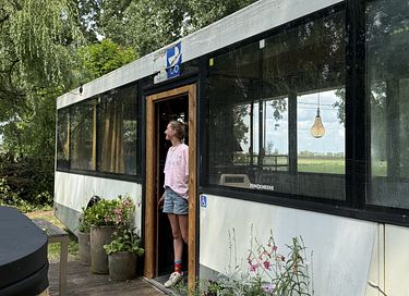 Hébergement spécial dans un bus avec jacuzzi - 14